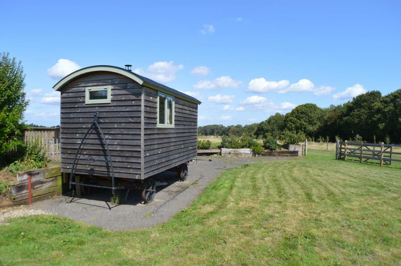 Rose Shepherds Hut Badlesmere Екстер'єр фото