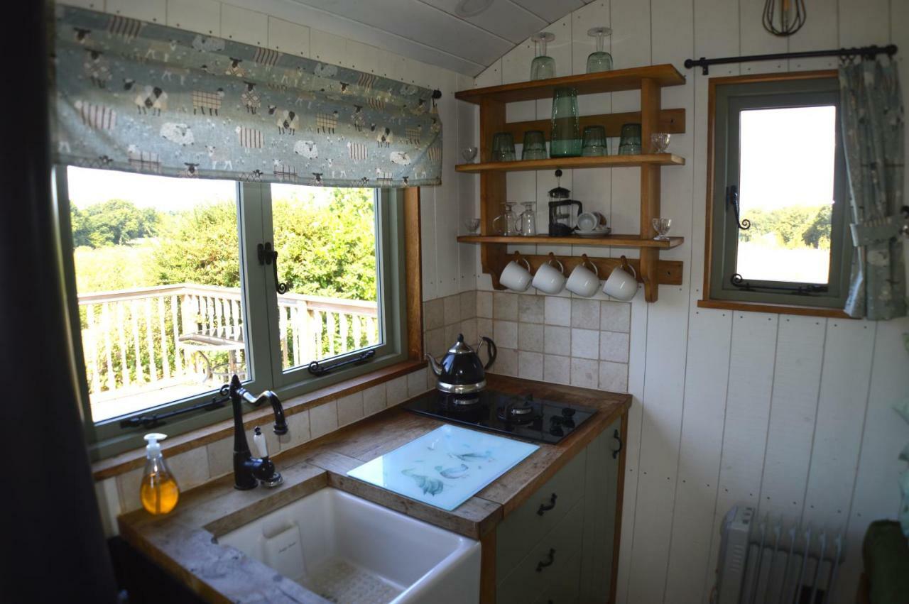 Rose Shepherds Hut Badlesmere Екстер'єр фото