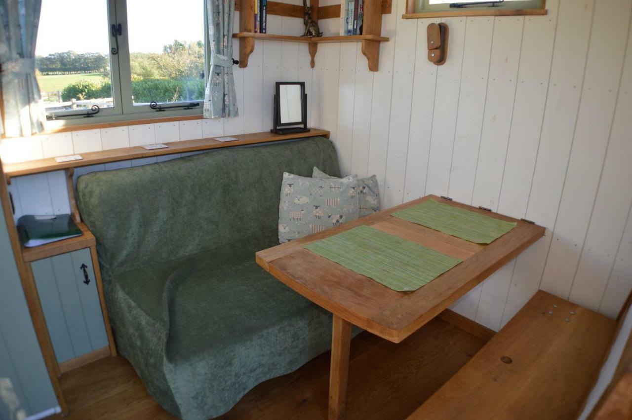 Rose Shepherds Hut Badlesmere Екстер'єр фото