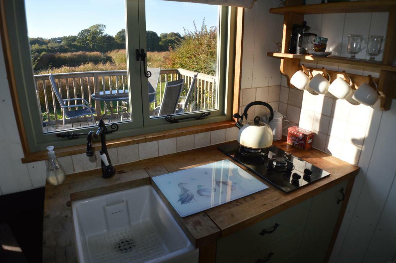 Rose Shepherds Hut Badlesmere Екстер'єр фото